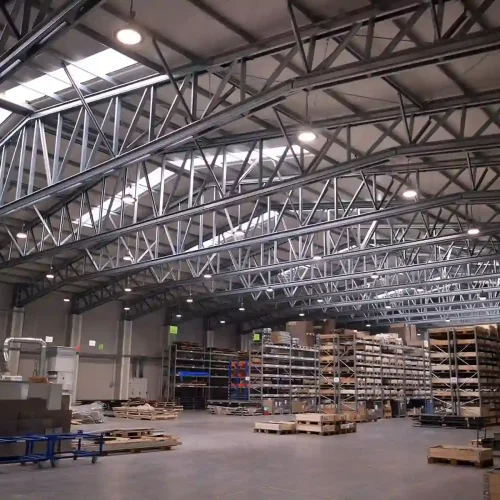 Zateplená priemyselná hala na skladovanie z oceľovej konštrukcie v Nových Zámkoch pre spoločnosť Eurosvit.